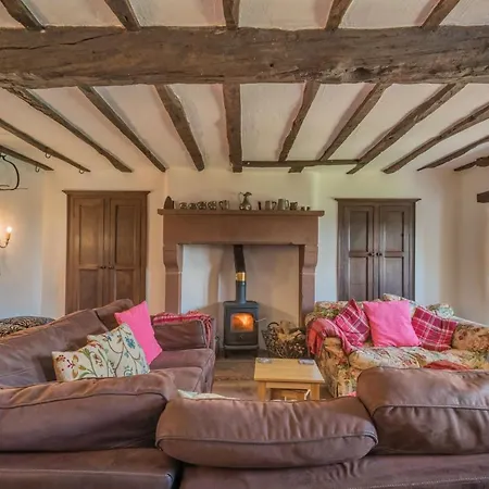 Carhullan Farmhouse - With Hot Tub & Dog-friendly بيت للعطل *
