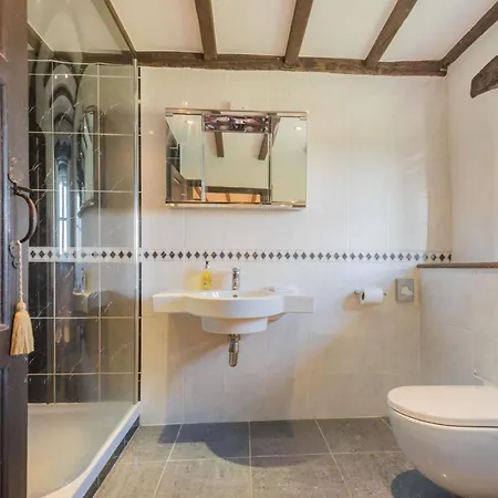 Carhullan Farmhouse - With Hot Tub & Dog-friendly *