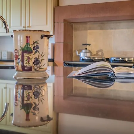 Carhullan Farmhouse - With Hot Tub & Dog-friendly بيت للعطل *
