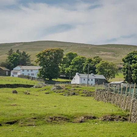 別荘 Carhullan Farmhouse - With Hot Tub & Dog-friendly