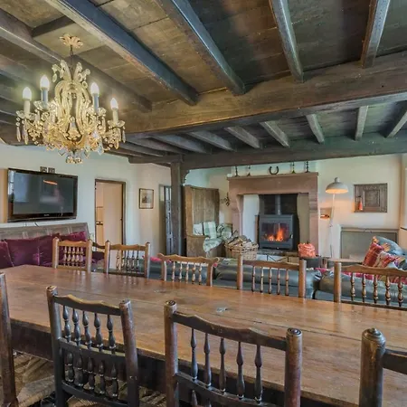 Carhullan Farmhouse - With Hot Tub & Dog-friendly